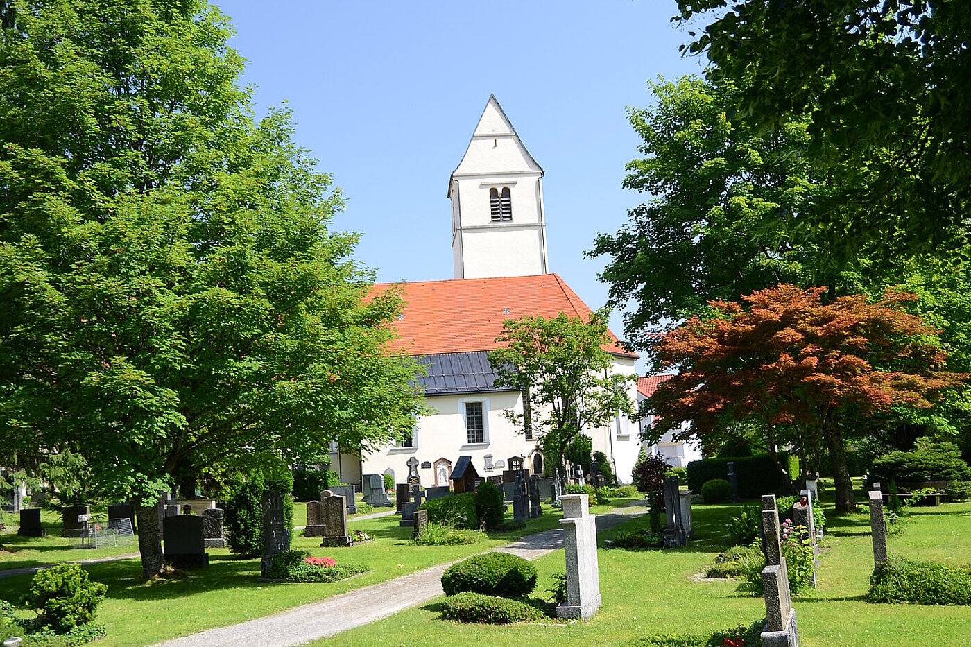 Aureliuskirche & Friedhofs-Park