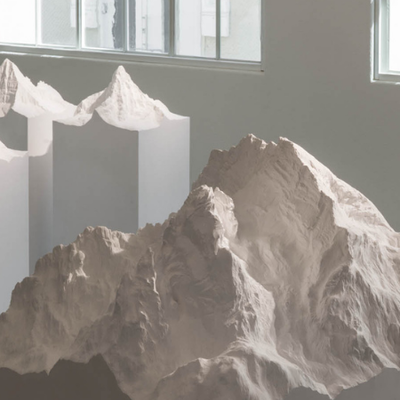 Ausstellung „Weil er da ist… Berge in der zeitgenössischen Kunst“