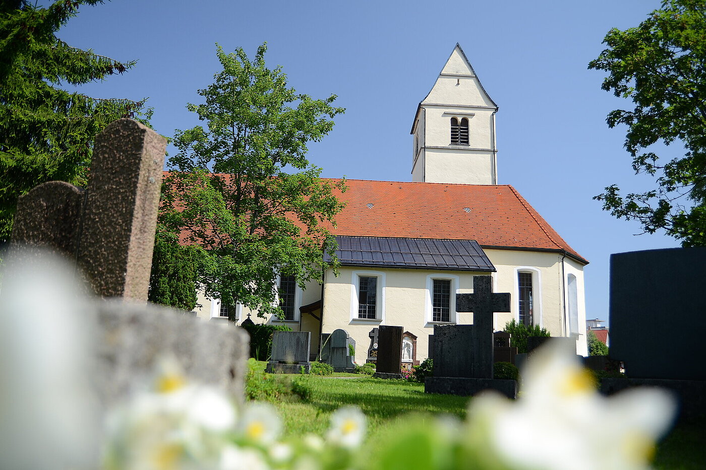 Aureliuskirche & Friedhofs-Park